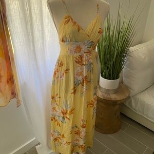 Dainty yellow summer surfer dress. Light and airy. Wear from shopping to brunch!